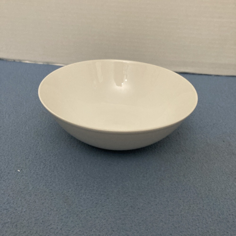 Pier 1 White Essentials Coupe 7 3/4" Porcelain Vegetable Bowl